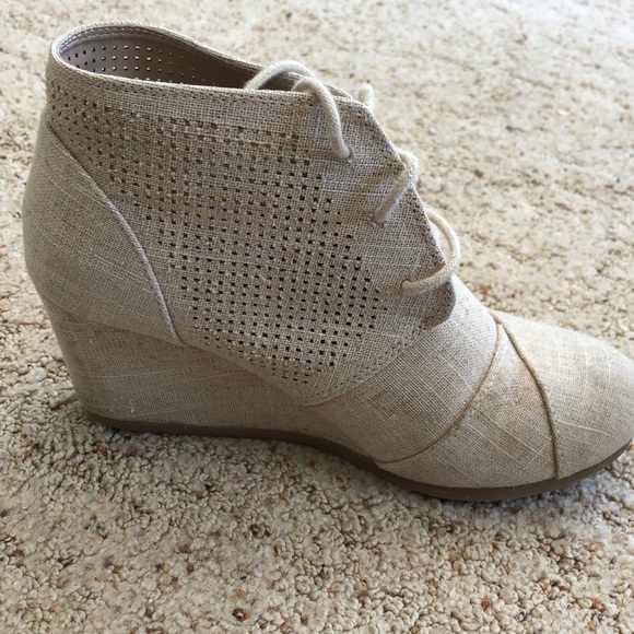 Cream colored booties - Picture 4 of 4